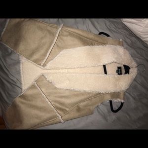 Boutique vest! Size small! NEVER WORN